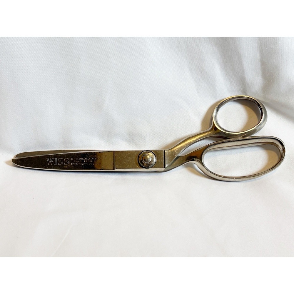 Vintage Wiss  Pinking Shears Newark NJ 9" Scissor